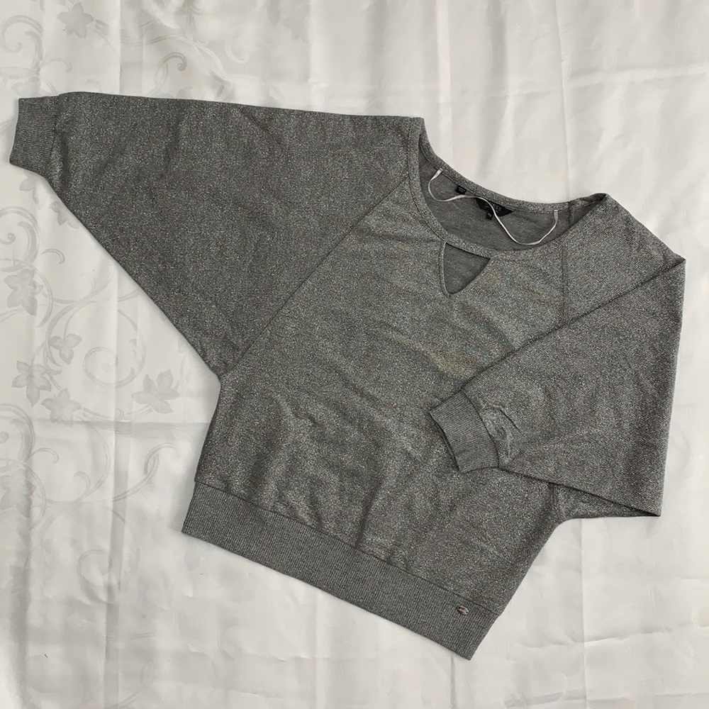 GUESS shiny 1/2 length sleeve top